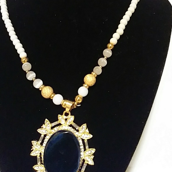 Womens Blue Stone necklace. - Picture 3 of 3
